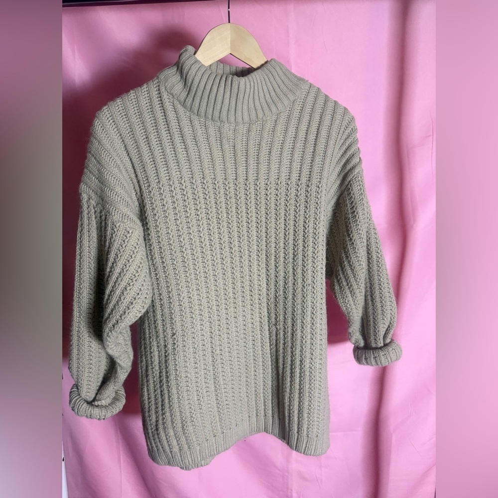 Cozy Chunky Ribbed Knit Sweater Size L